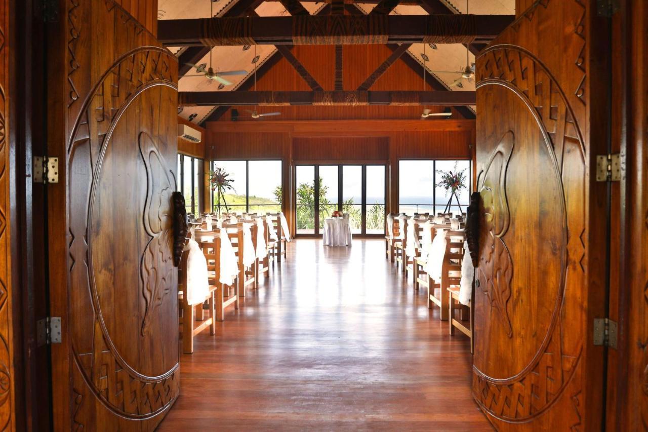 קורוטוגו Outrigger Fiji Beach Resort מראה חיצוני תמונה The interior of the church